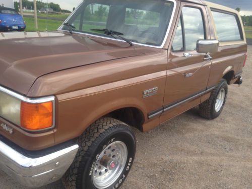1990 ford bronco 4x4 **5 speed**low miles**clean**no reserve**look**!!!!!!!!!!!!