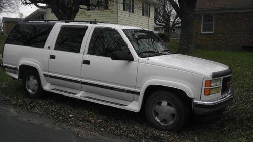 1996 gmc suburban white w/ red leather interior needs transmission