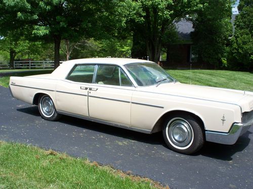 Sharp  lincoln in excellent condition
