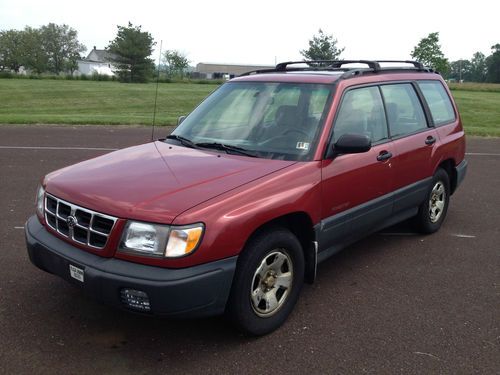 Subaru forester 1998 red 177,016 auto transmission 4 cylind station wagon 4 door