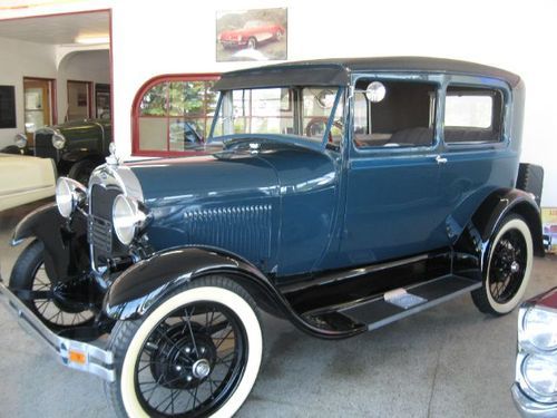 1928 ford custom