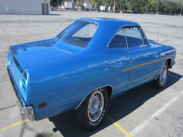 Plymouth road runner .... great looking car!