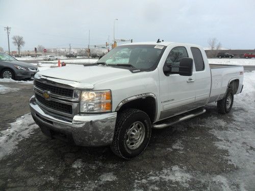 Lt extended cab 4dr, long box, 4x4 6.6 duramax turbo diesel, 1 owner no accident