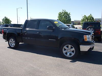 2013 gmc sierra 1500 slt / 4x4 / heated &amp; cooled leather / bose / spray in liner