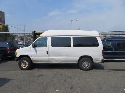 2001 ford e250 wheelchair van with power lift
