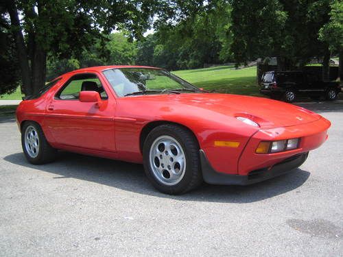 1985 porsche 928: 5-speed, low miles and immaculate