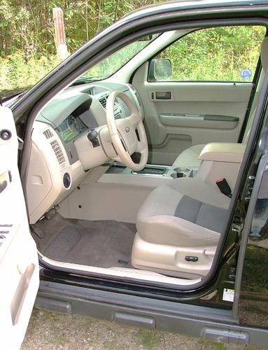 Beautiful '08 ford escape w/ v6, automatic, 4 wheel drive