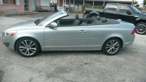 2011 volvo c-70t-5 retractable hard top convt. only 17k mi.1 owner clean car fax