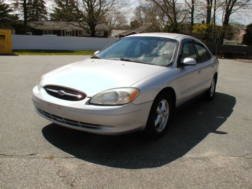 Very nice, low mileage  taurus ses in excellent condition.