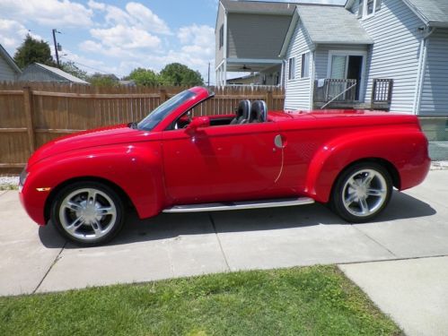 2004 chevy ssr v8 excellent condition, only 24,000 original miles