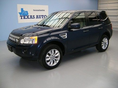 We finance!!!  2011 land rover lr2 hse awd auto panoramic roof alpine 1 owner!!