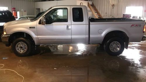 2003 ford f-250 super duty xlt fx4 extended cab pickup 4-door 5.4l