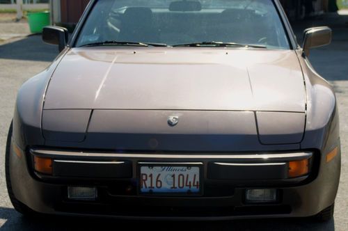 1983 porsche 944 base coupe 2-door 2.5l