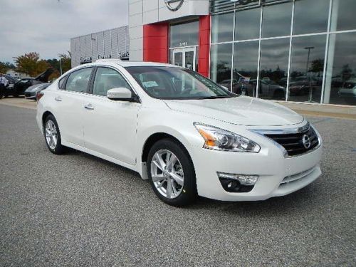 2014 nissan altima loaded. warranty, sunroof alloy wheels at chris myers nissan