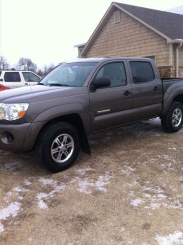 2011 toyota tacoma double cab, 2wd, 4 cyl, super clean, 95,600 miles, detailed