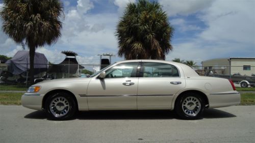 1999 lincoln town car cartier series one owner 75,000 miles no reserve set