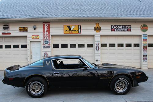 1979 trans am with great black paint that shines like a black diamond