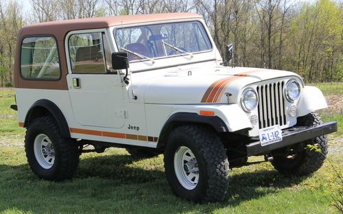 Jeep cj7 1983 / 15,824 original miles / garage kept / never off road /