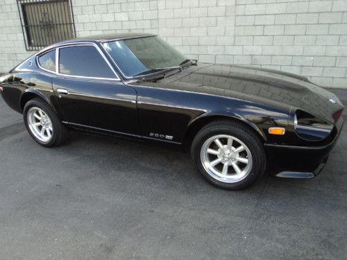 Stunning! custom classic 1975 black 280z