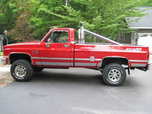 Mint red 1987 chevy 4x4 one ton fleetside truck