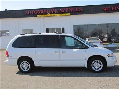 2000 chrysler town and country lx  183k miles runs well must see!