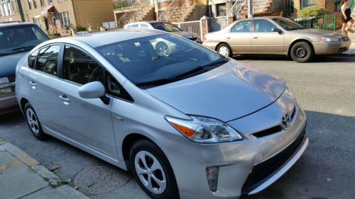 Toyota : prius 5dr hb two certified pre-owned with low miles and a warranty