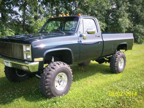 Chevrolet k30 1ton 4wd bbc 496 with 38 in super swampers