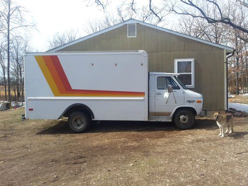 1987 chevrolet 1 ton insulated box truck, automatic, fuel injected 350