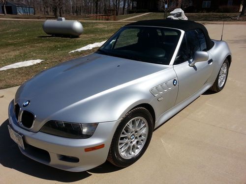 2002 bmw z3 2.5i  only 56k miles, adult driven!!!