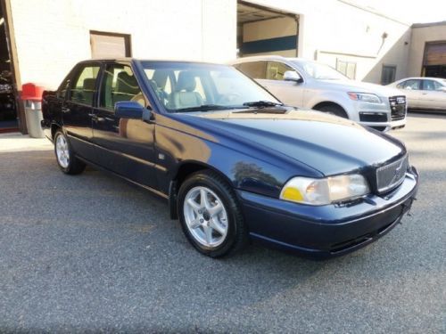 2000 volvo s70,leather, roof,heated seats,excellent condition