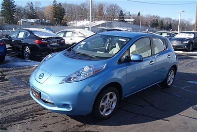 2011 leaf sl hb,  electric, still qualifies for tax credit, only 1201 miles