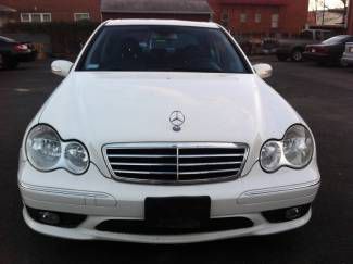Kompressor 1.8l sports package, white, financing available 1 owner clean carfax