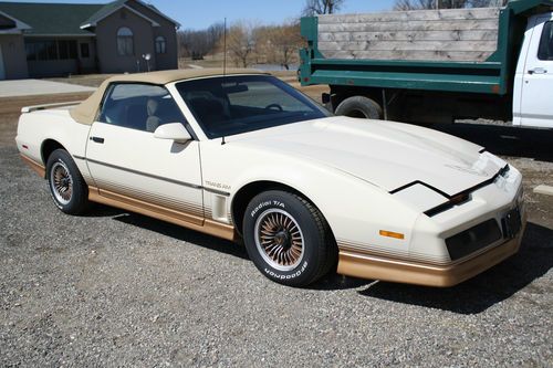 1984 pontiac trans am roadster convertible original and rare only 33,000 miles