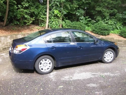 2009 nissan altima 2.5s sedan - 4 cylinder - great fuel economy, reliable, safe