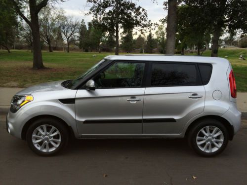 2013 kia soul plus only 600 miles free shipping must see save $$$$
