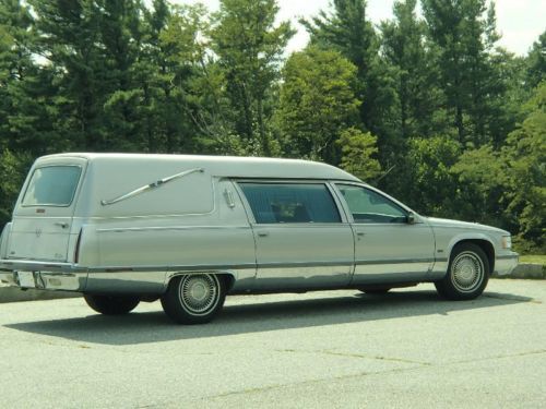 1996 cadillac fleetwood krystal hearse limo funeral coach priced to sell