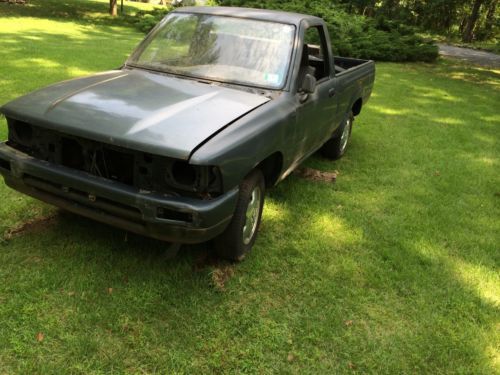 Toyota pickup 22re hilux short bed 1993. parts only no title solid body