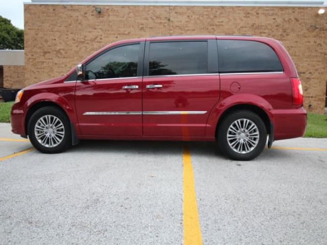 Chrysler: town & country
