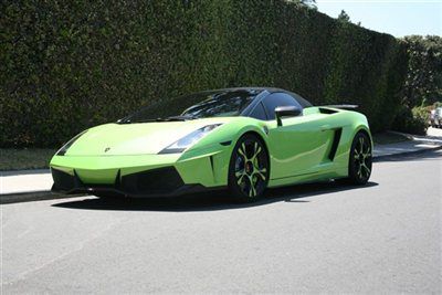 Great color, great miles, 2008 gallardo spyder with carbon package