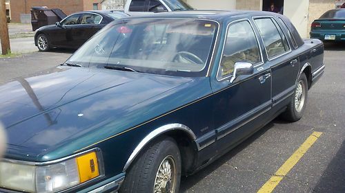 1993 lincoln towncar 223,223 miles key broke in ignition  won't start