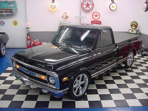 68 chevy short box lowered 20"s black on black restored very nice look it over!!