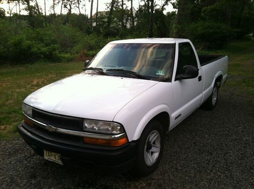 1998 chevy s-10 s10 runs great very reliable has dents and scuffs great for work