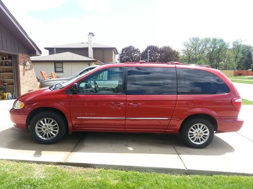 2001 chryslertown &amp; country limited edition