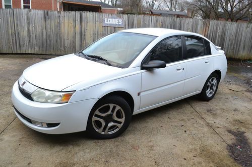 Clean nice running 03 saturn ion auto  4cyl great mpg!!
