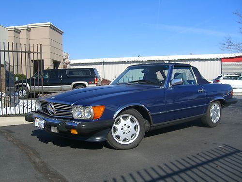 1986 mercedes-benz : 560 sl, bllue /gray interior. always garaged, excel cond.