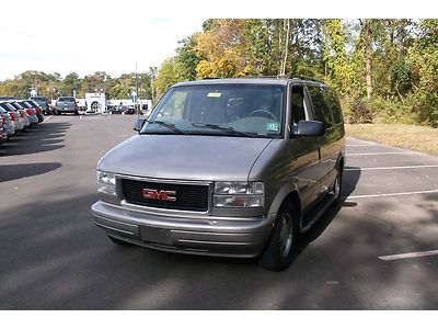 2002 gmc safari awd!!! immaculate! only 70000 miles carfax certified one owner