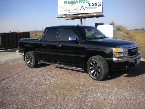 2004 chevy silverado 1/2 ton black, 121k miles, no rust