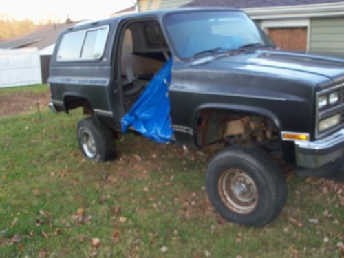 1991 chevy k5  blazer lifted 6 inch parts truck scrap 350 tbi 700r4  73-87