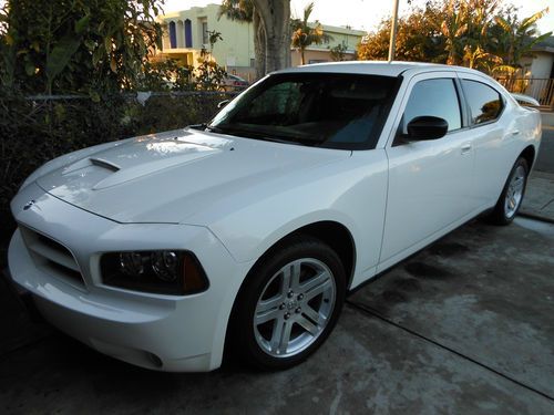 2007 dodge charger super nice &amp; great conditions              low reserve