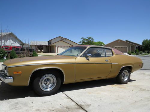 Plymouth: 73 satellite with v8 318 2 barrel carb